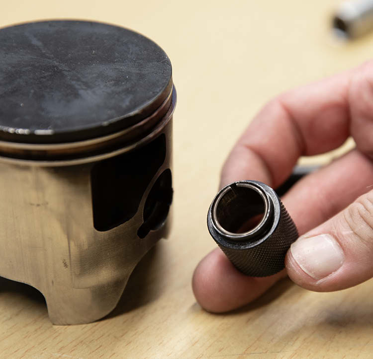 X-Grip Piston Clip Tool for KTM, Husqvarna, and GasGas Bikes (2017-2025) - LIFESTYLE