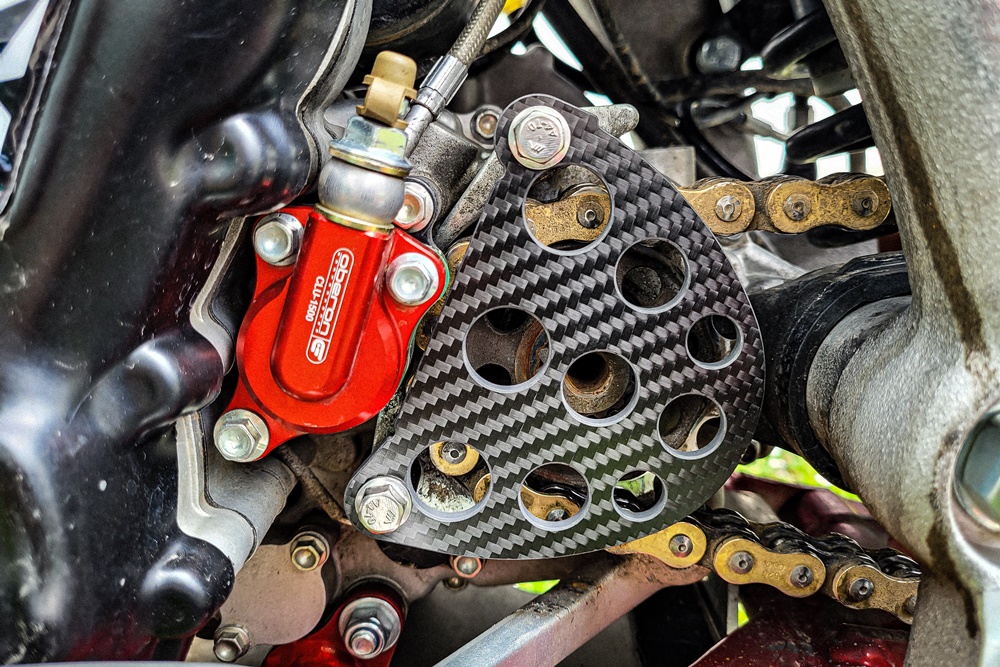 Titan TAR00002 Carbon Made Sprocket Cover Kit AJP PR7 